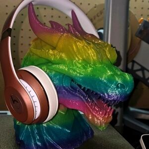 Dragon headphone stand